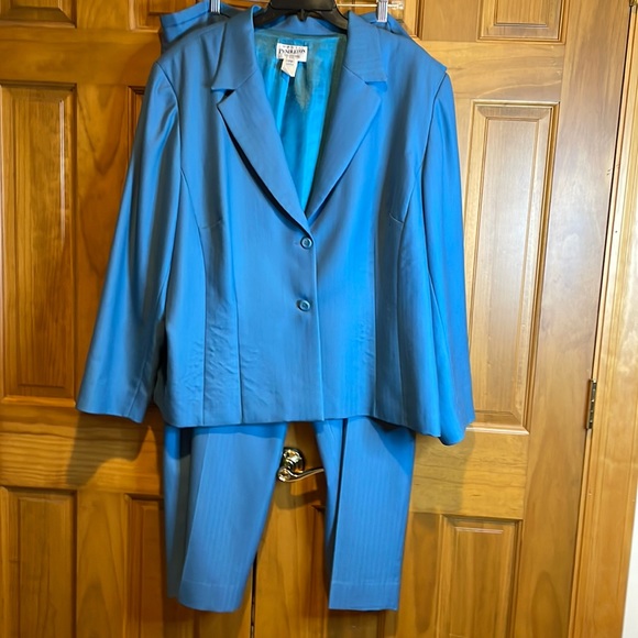 Pendleton 100% virgin wool 22W plus size blue suit coat  pant set - Picture 1 of 17